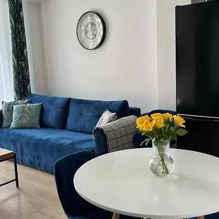 Chill & Fun 22 By Housine زاتور