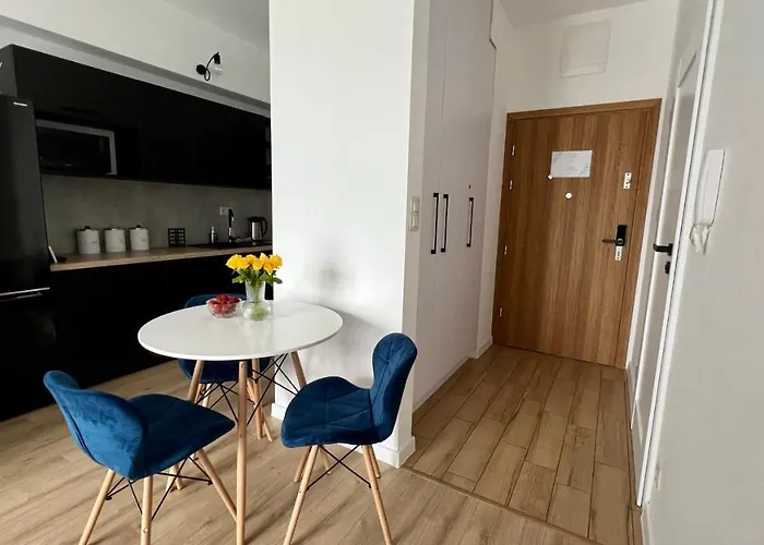 Chill & Fun 22 By Housine *